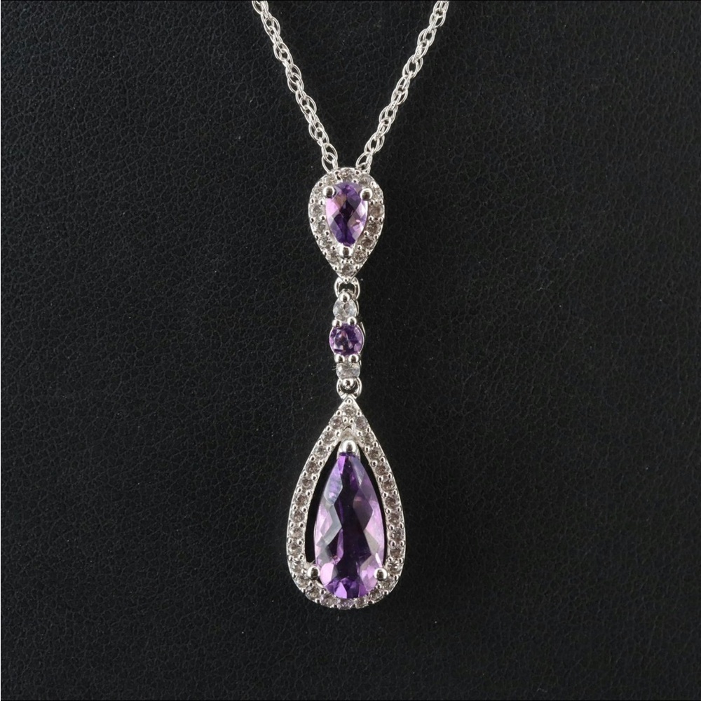 Elegant Purple Pendant Necklace